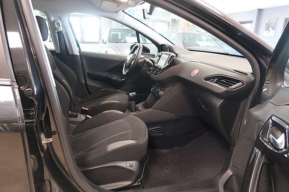 Peugeot 208 9 of 14