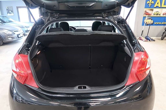 Peugeot 208 7 of 14