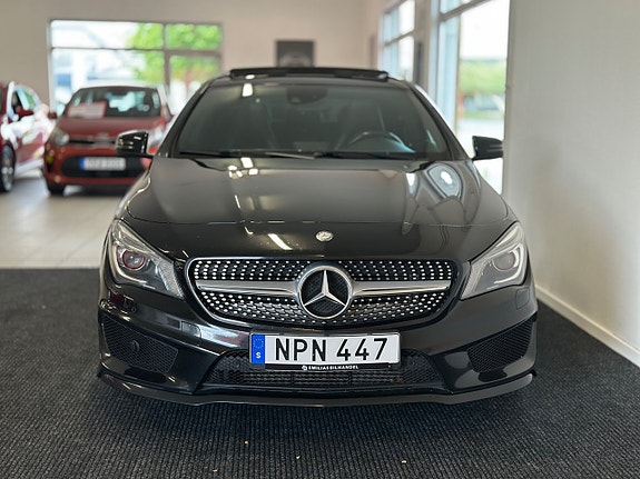Mercedes-Benz CLA220 2 of 5