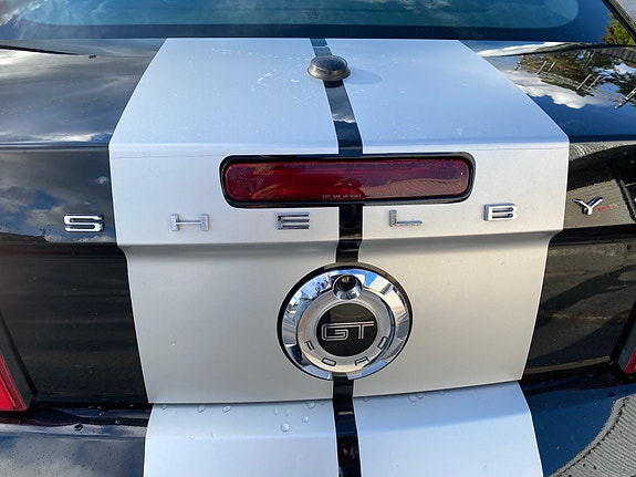 Ford Mustang 2 of 5