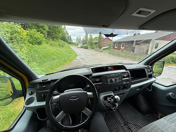 Ford Transit 3 of 5