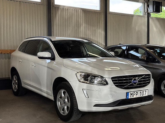 Volvo XC60 3 of 17