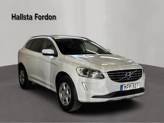 Volvo XC60 3 of 17