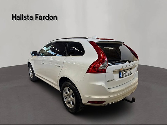 Volvo XC60 4 of 17