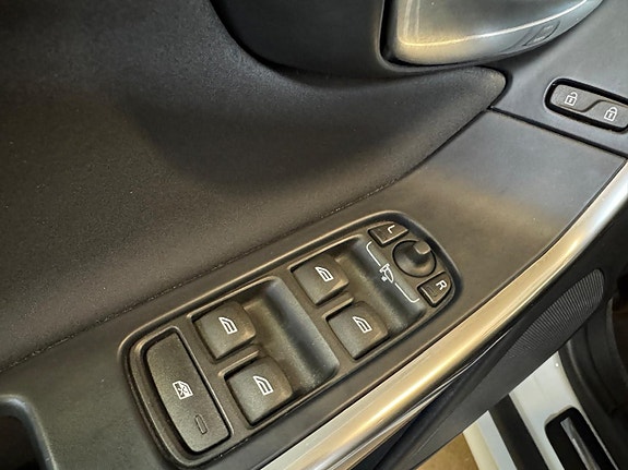 Volvo XC60 16 of 17