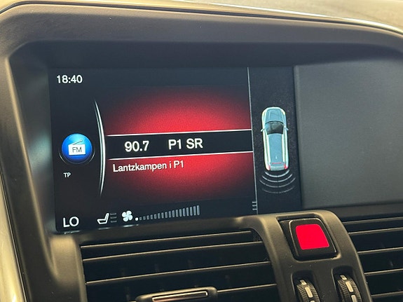 Volvo XC60 11 of 17