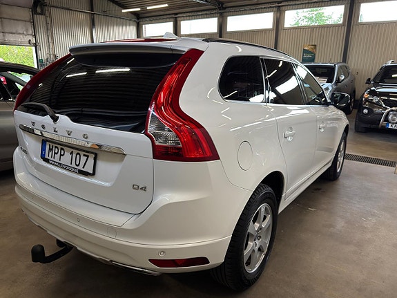 Volvo XC60 6 of 17