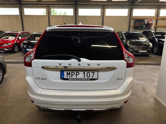 Volvo XC60 5 of 17
