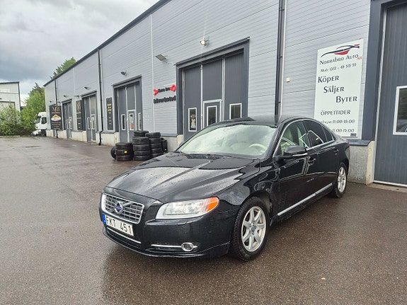Volvo S80 4 of 5