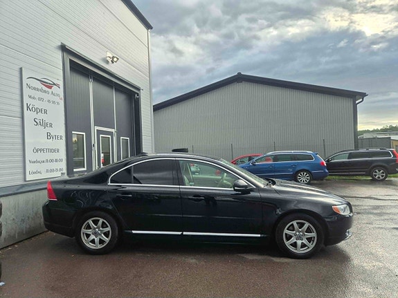 Volvo S80 3 of 5