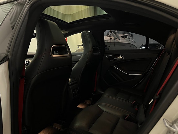 Mercedes-Benz CLA45 18 of 21