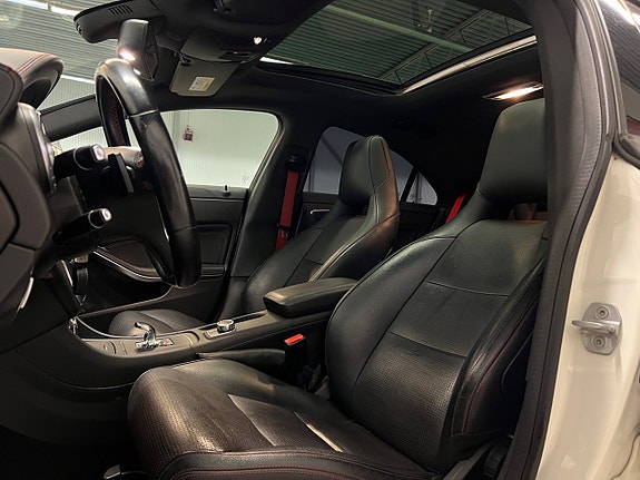 Mercedes-Benz CLA45 15 of 21
