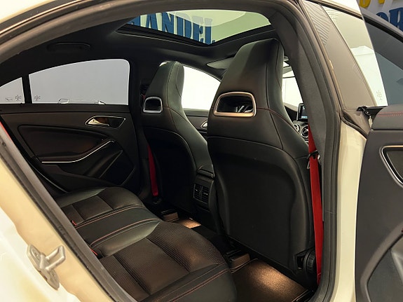 Mercedes-Benz CLA45 17 of 21