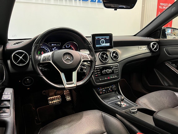 Mercedes-Benz CLA45 13 of 21