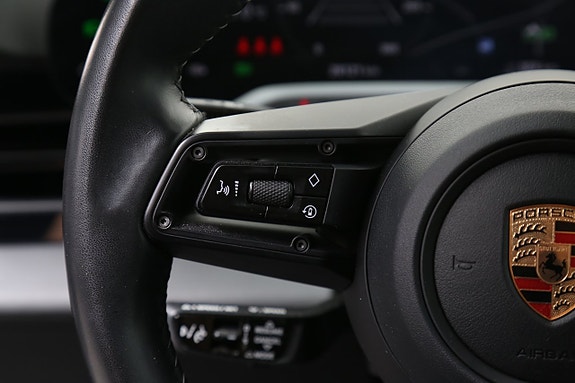 Porsche Taycan 20 of 30