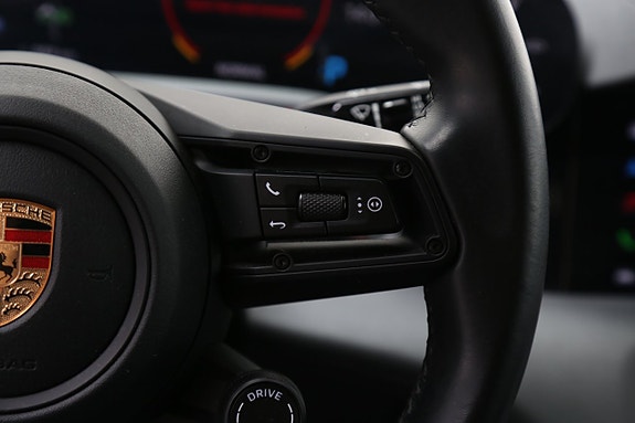 Porsche Taycan 22 of 30