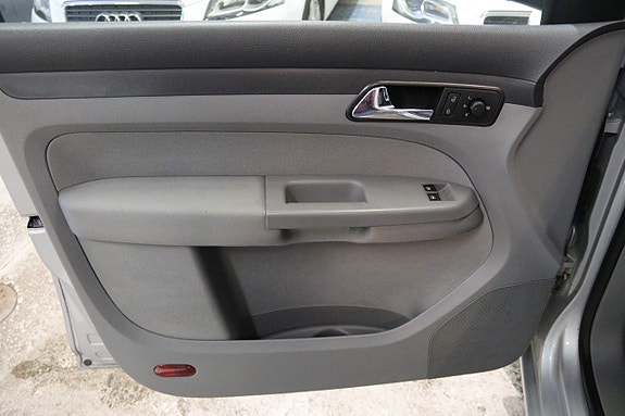 Volkswagen Caddy Maxi 7 of 14