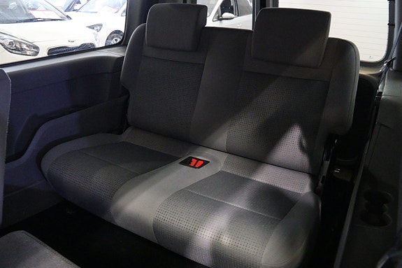 Volkswagen Caddy Maxi 11 of 14