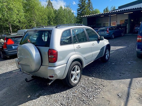 Toyota RAV4 10 of 10