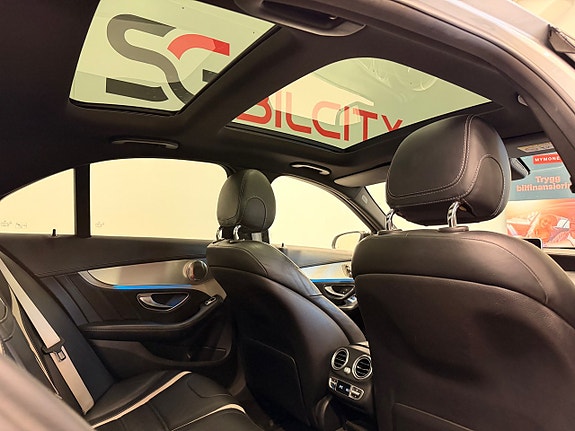 Mercedes-Benz C63 24 of 30