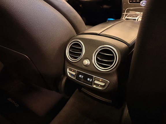 Mercedes-Benz C63 26 of 30