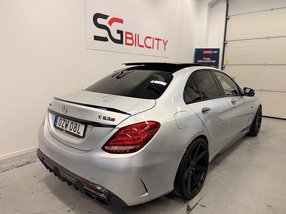 Mercedes-Benz C63 9 of 30