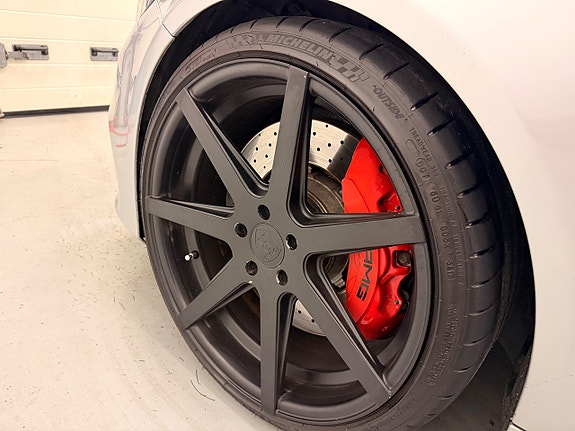 Mercedes-Benz C63 8 of 30
