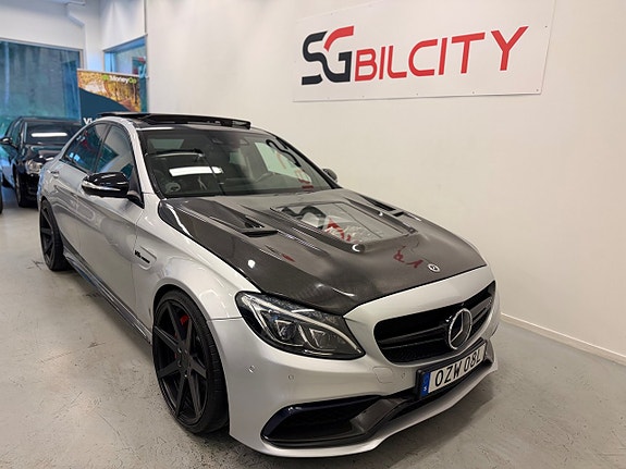 Mercedes-Benz C63 2 of 30