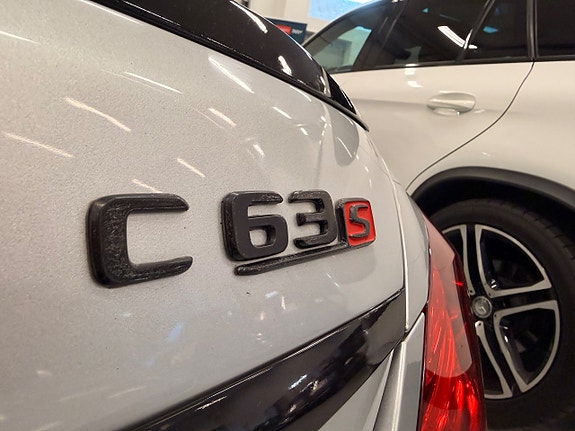Mercedes-Benz C63 15 of 30