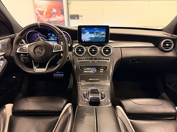 Mercedes-Benz C63 28 of 30