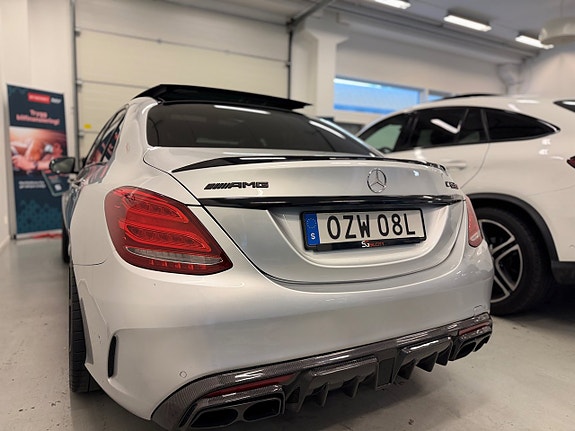 Mercedes-Benz C63 13 of 30