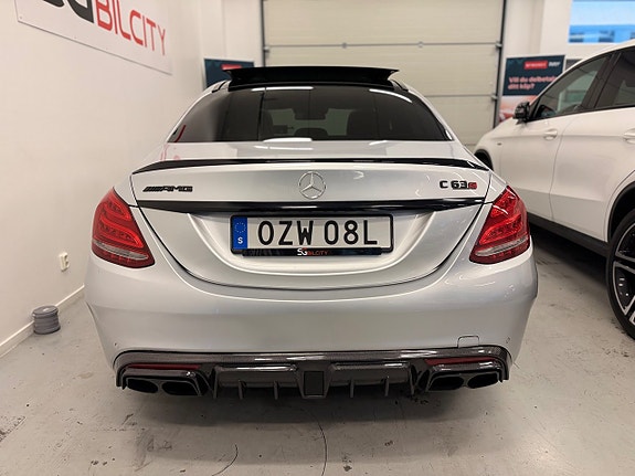 Mercedes-Benz C63 11 of 30