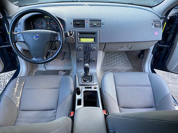 Volvo V50 2 of 9