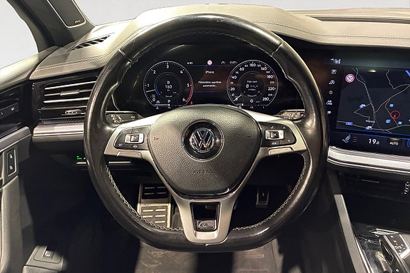 Volkswagen Touareg 13 of 17