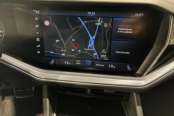 Volkswagen Touareg 12 of 17