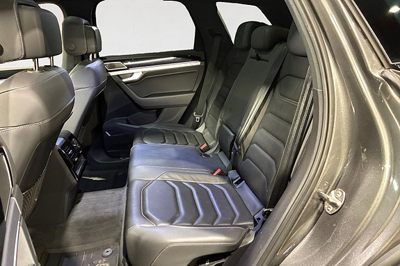 Volkswagen Touareg 14 of 17