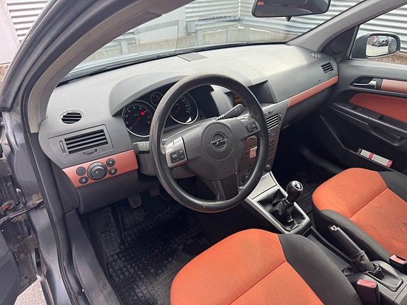 Opel Astra 5 of 5