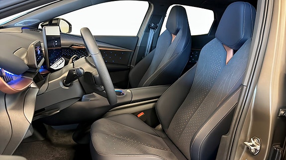 Cupra Tavascan 8 of 15