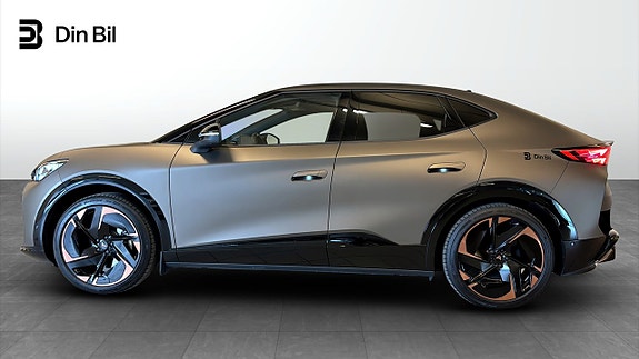 Cupra Tavascan 2 of 5