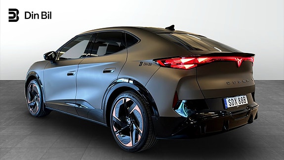 Cupra Tavascan 3 of 5