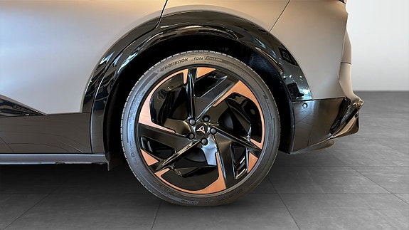 Cupra Tavascan 6 of 15