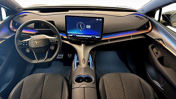 Cupra Tavascan 10 of 15