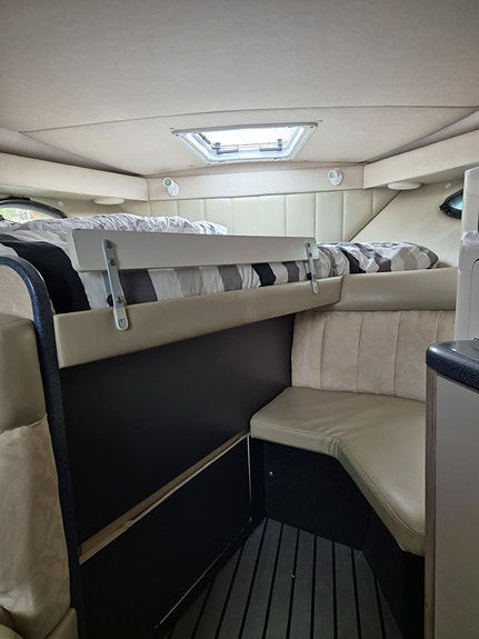 Regal 322 commodore 6 of 8