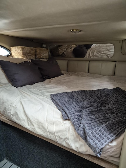 Regal 322 commodore 5 of 8