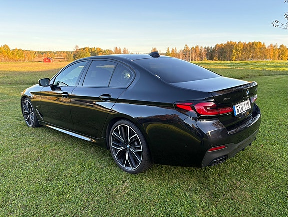 BMW M550i 2 of 5