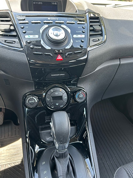 Ford Fiesta 8 of 11