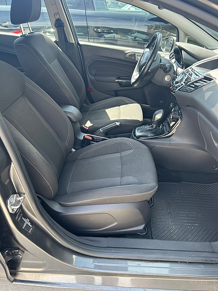 Ford Fiesta 9 of 11