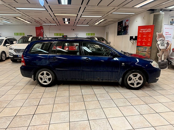 Toyota Corolla 2 of 5