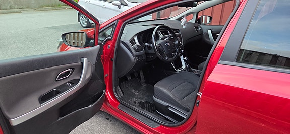 Kia Ceed 3 of 10