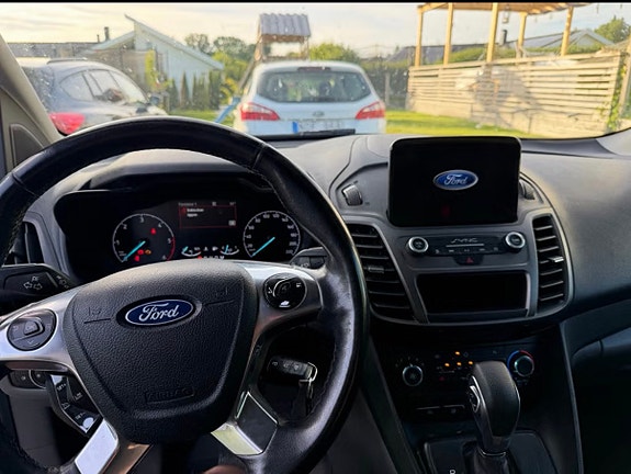Ford Transit Connect 2 of 8